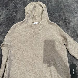 Korye beige sweater